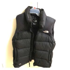 Black- the north face vest